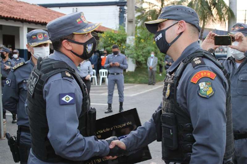 Tenente coronel Reginaldo Azizes Ferreira assume o comando do 1º