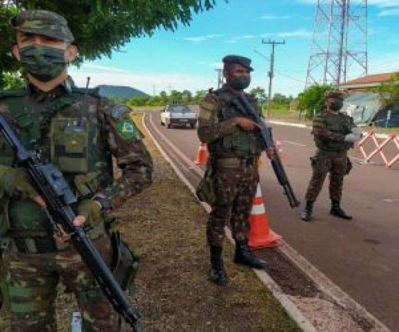 Exército faz operação na fronteira com o Paraguai para reduzir