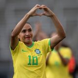 Marta celebra Brasil como sede da Copa feminina e pede abertura no RS