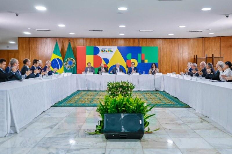 GOVERNO LULA EM REUNIÃO