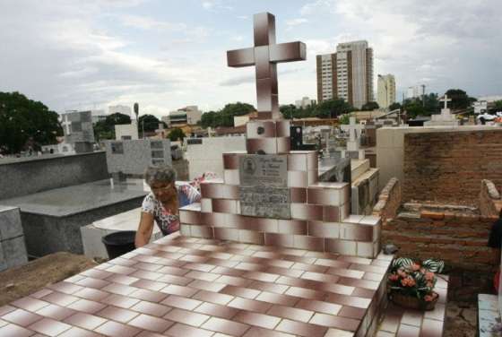 Jazigo no Cemitério da Piedade, que fica na região central de Cuiabá