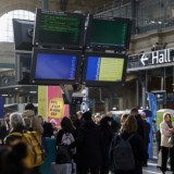 Bomba da Segunda Guerra Mundial é encontrada em estação de trem de Paris