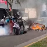 Fotógrafo fica em estado crítico após ser atingido em protesto na Argentina